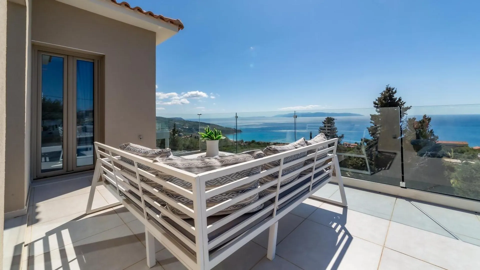 Find Me On Kefalonia Vlachata 0*,